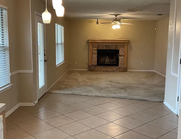 1701 Tanglewood Dr — Photo 7
