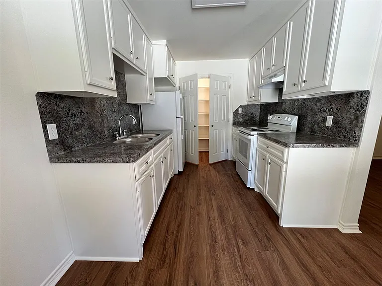 1231 Sycamore Ave #D — Photo 14