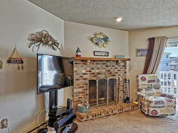 4th image of 113 37th St #2B