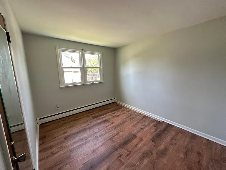 1007 E Main St — Photo 9