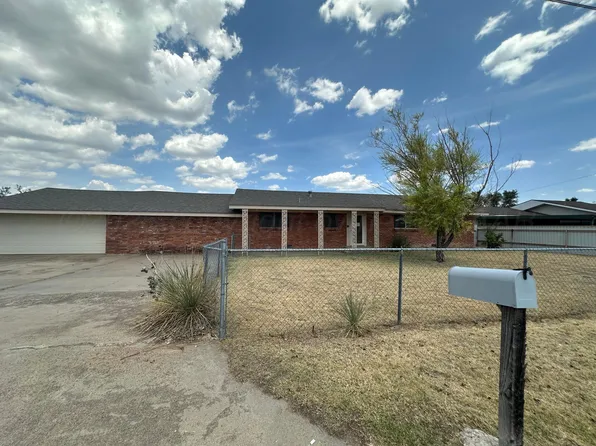1308 Lion St, Miami, TX 79059