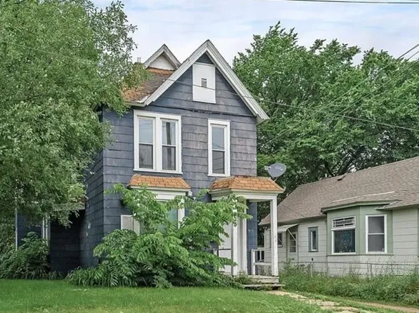 825 Sylvan St #2, Saint Paul, MN 55117