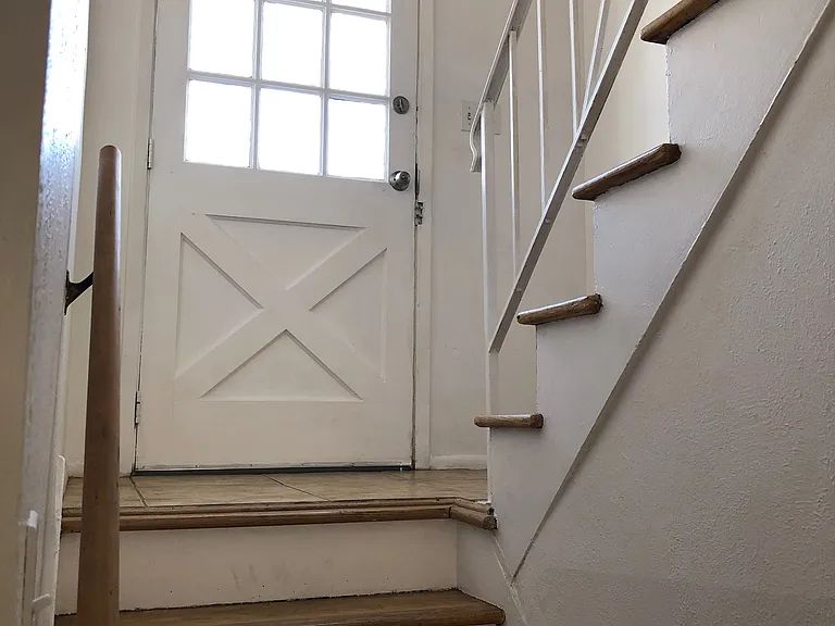 Updated 2 Bed / 1 Bath w/ Large, Flexible Floor Plan — Photo 1