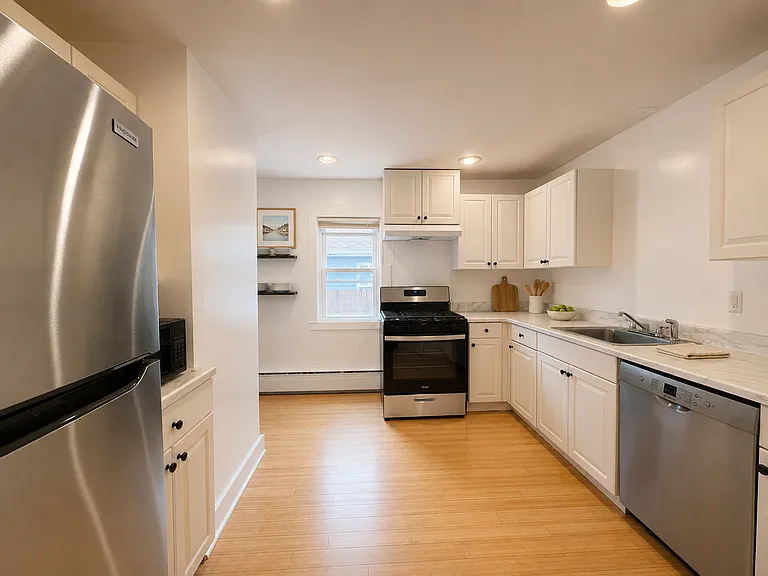 14 Randall Ave #1 — Photo 4