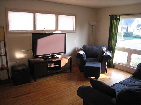 4th image of 2817 Washington Ave