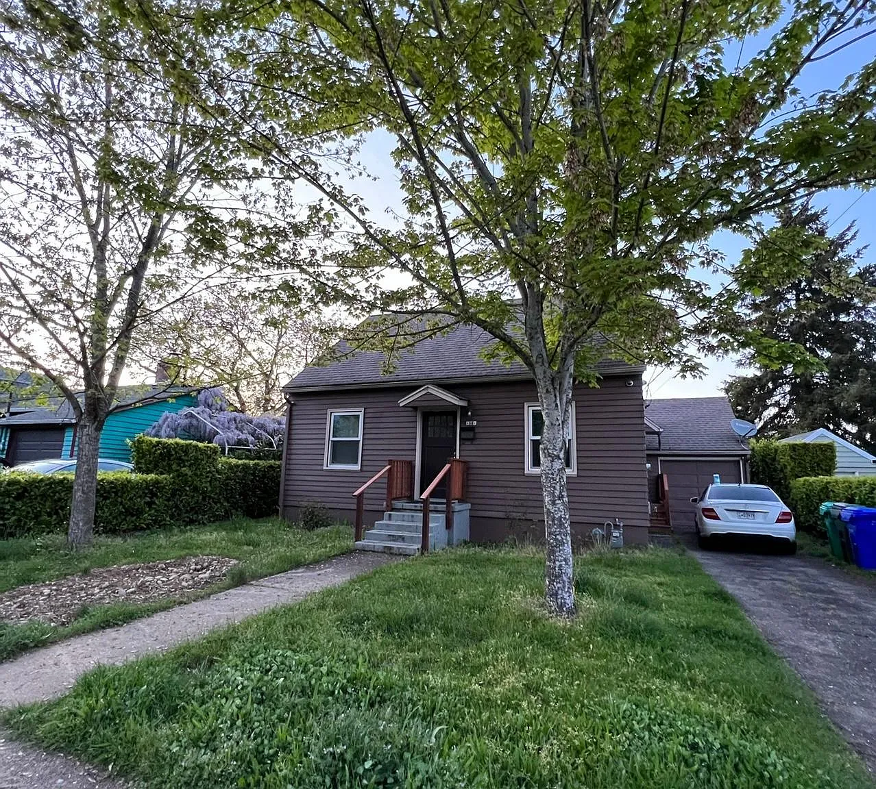 8301 NE Hassalo St — Photo 1