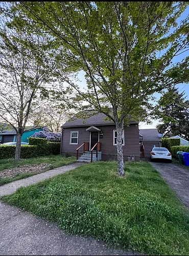 8301 NE Hassalo St Photo 1