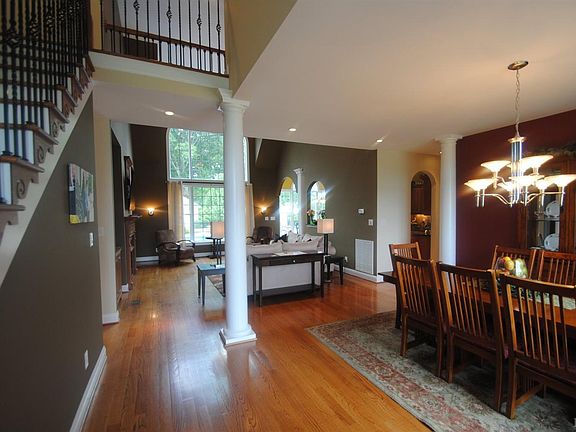 5th image of 109 Mount Haven Dr