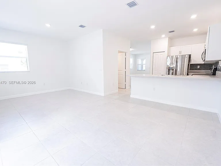 2630 SE 12th St — Photo 7