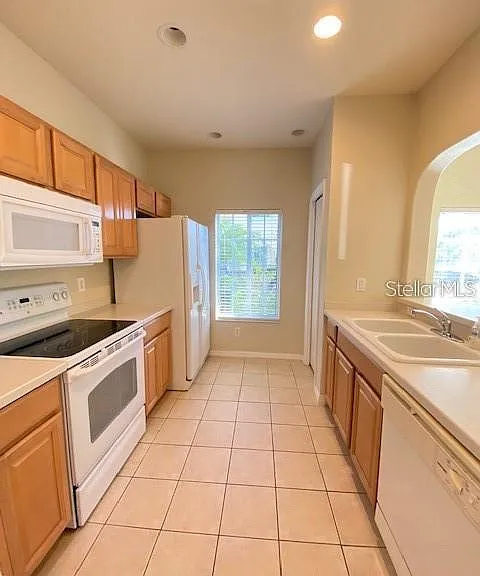 12996 Coyote Ln — Photo 2