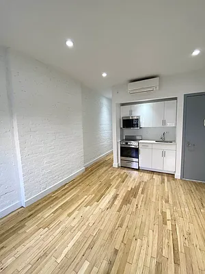 Rented by Compass | media 13