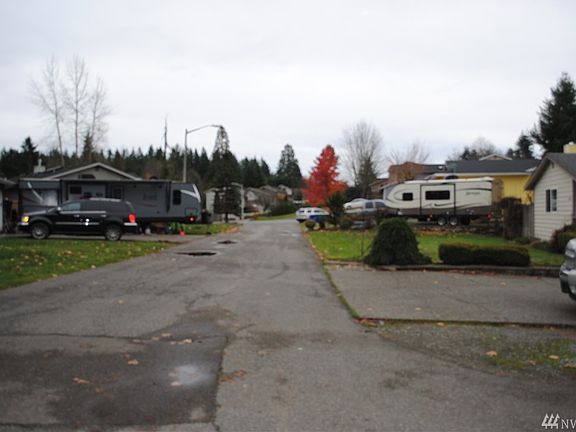 5th image of 2210 127th Dr NE