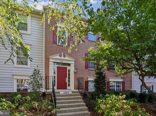 12102 Greenway Ct APT 101, Fairfax, VA 22033