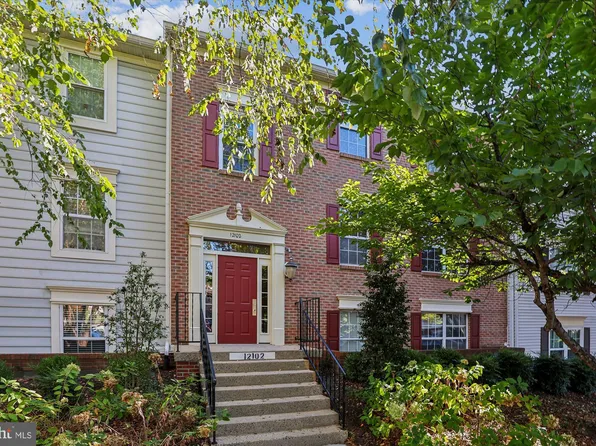 12102 Greenway Ct APT 101, Fairfax, VA 22033