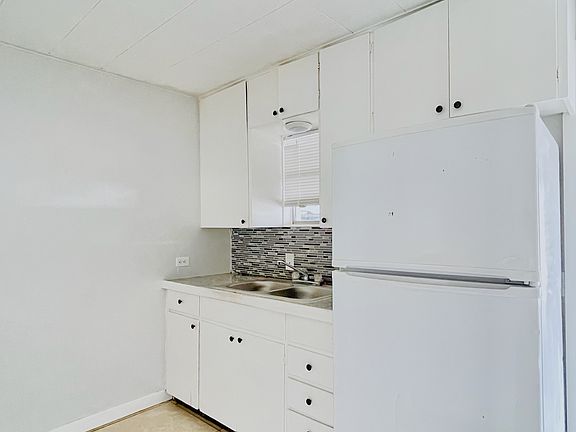 2nd image of 1120 Valley View Dr APT A6