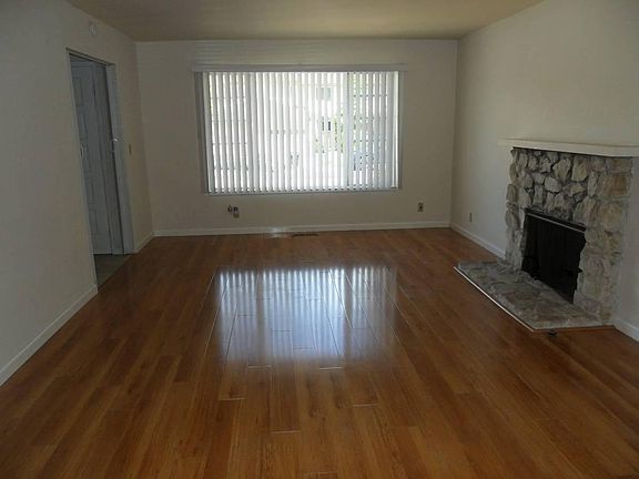 4th image of 1641 Brookvale Dr #9