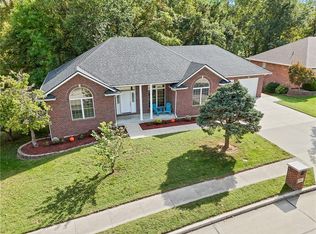 1024 Grace Ln, Boonville, MO 65233