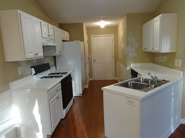2nd image of 765 Onaha St