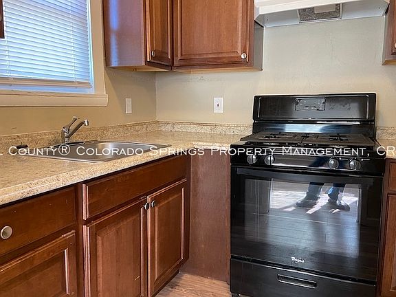 5th image of 1700 E 4th St