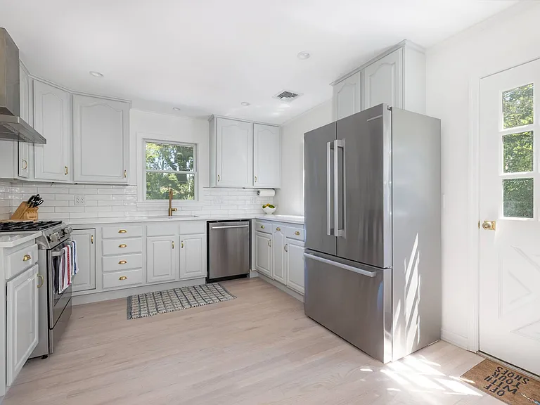 84 Meadow Way — Photo 7