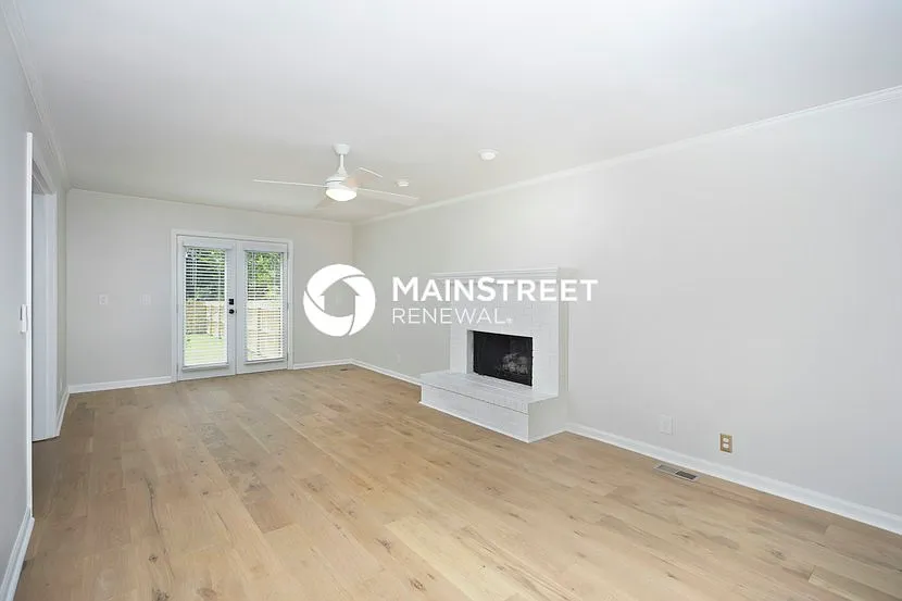 230 Gloucester St — Photo 2