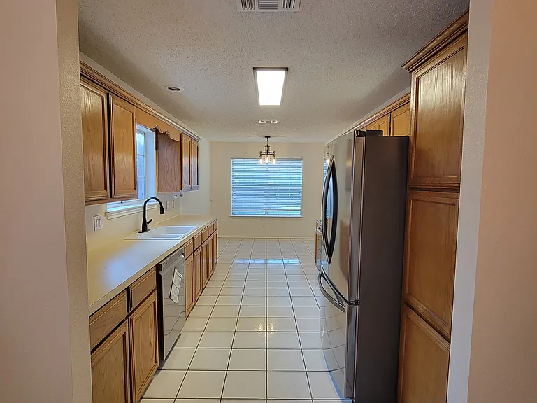 2704 Amherst Ave — Photo 14