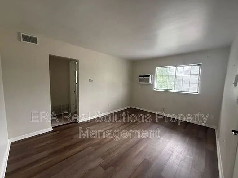 221 Dana Ave #D — Photo 2