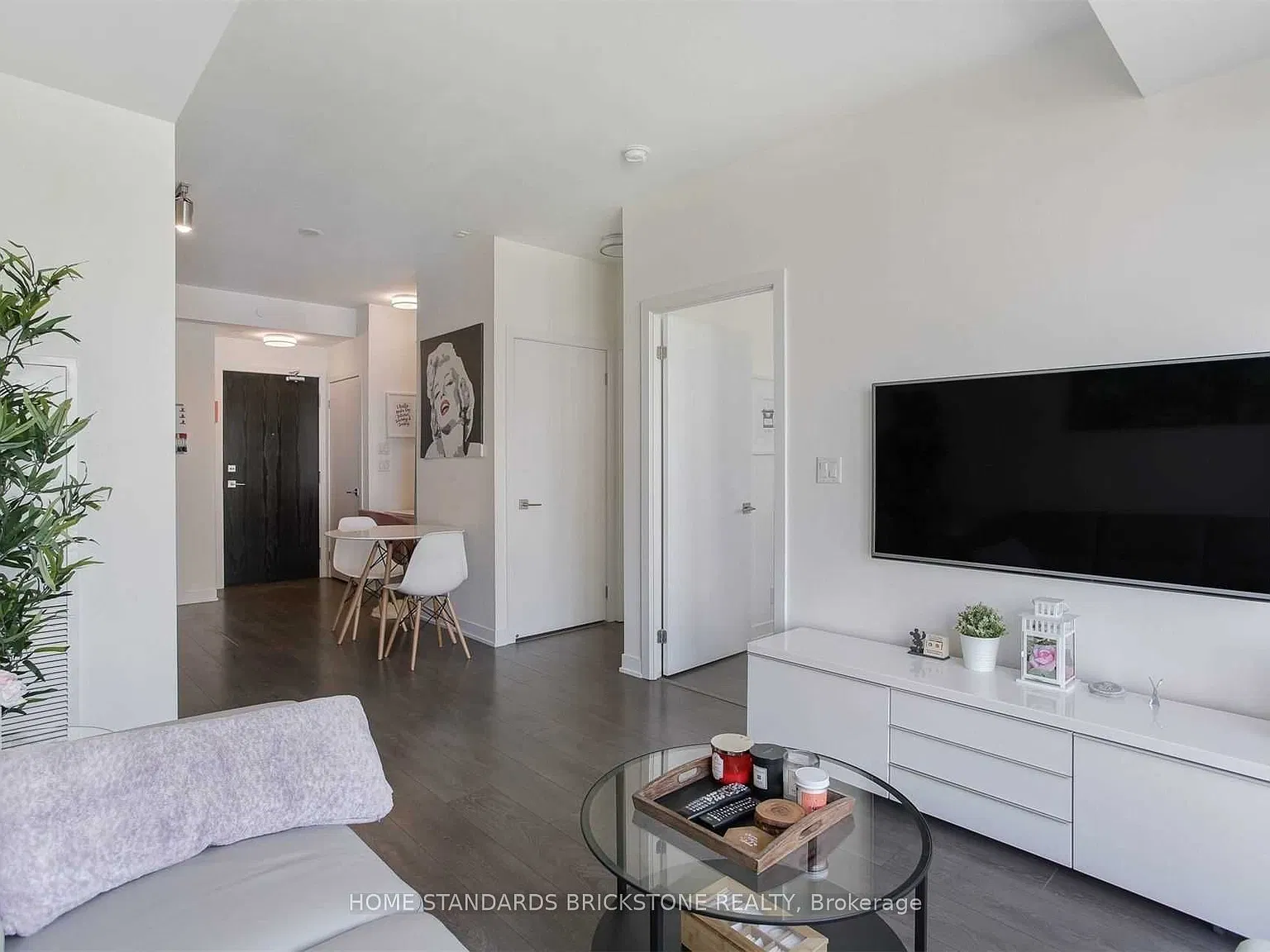 1 bed, $2,400 — Photo 1