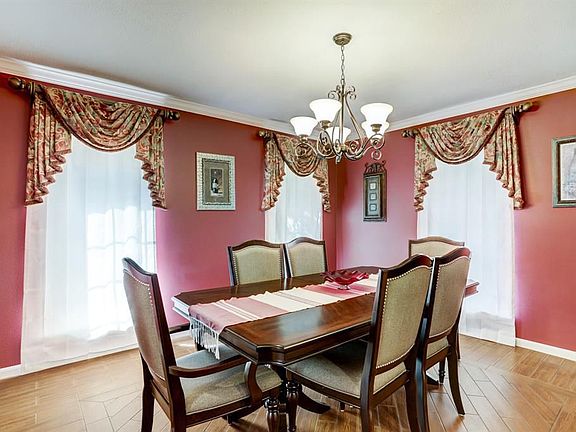 4th image of 5507 Spanish Oak Dr