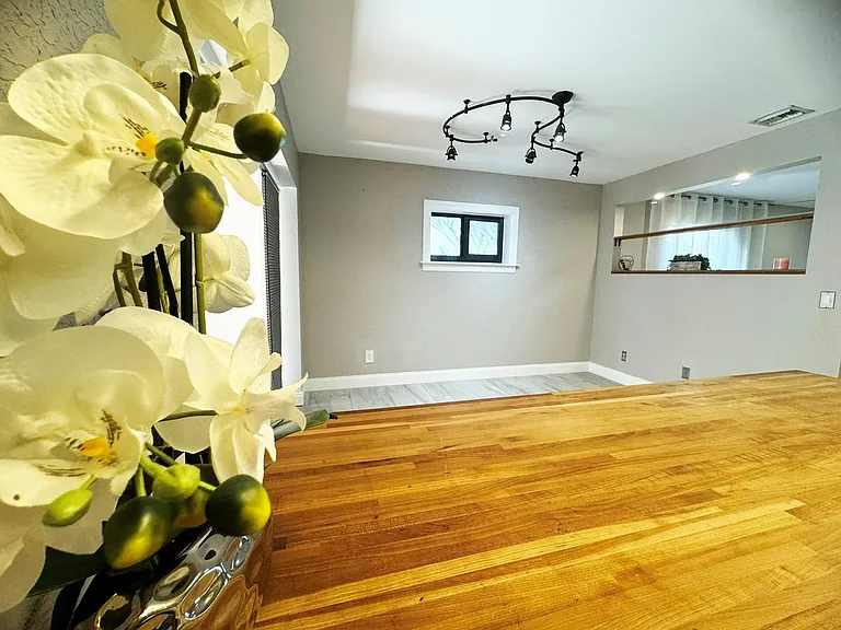 321 Sandtree Dr — Photo 28