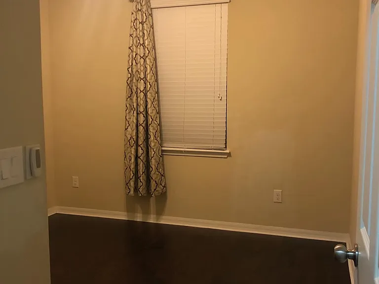 5th bed for guests or elderly parents next to family room