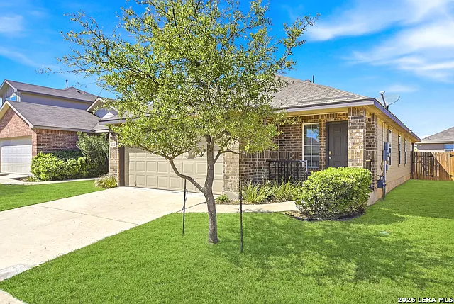216 E Middle Green Loop