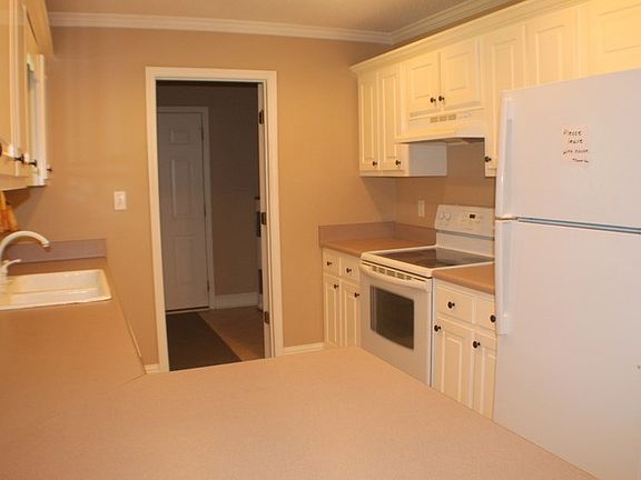 5th image of 106 Robertson Dr