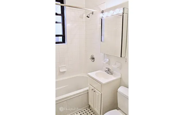 Rented by Douglas Elliman | media 24