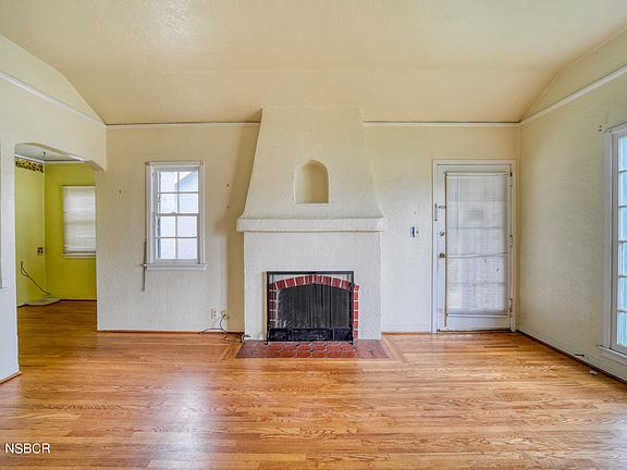 5th image of 724 E Orange St