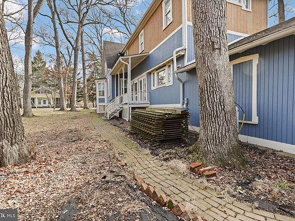 4th image of 206 Grove Ave