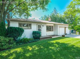 9175 Bernice Dr, Pinckney, MI 48169