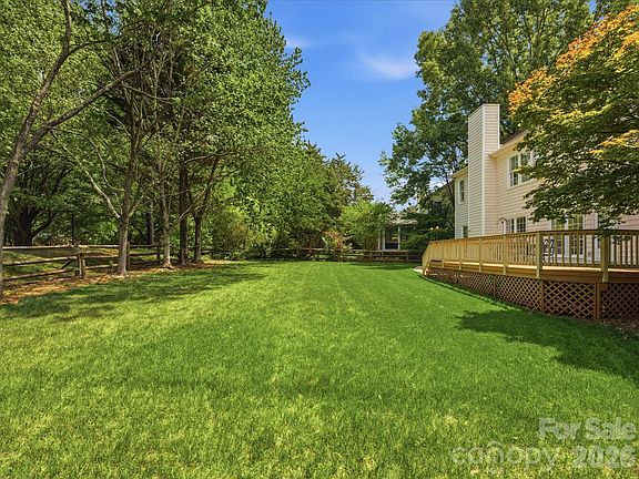 3rd image of 1101 Baldwin Ln