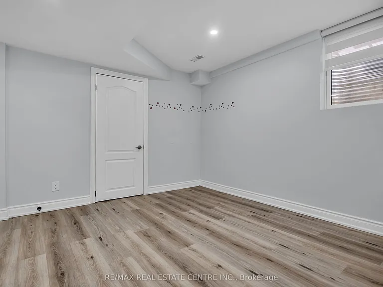 42 Baha Cres #BASEMENT — Photo 13