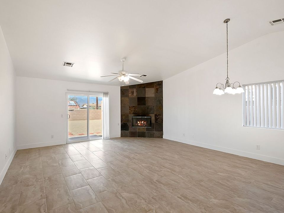 1st image of 68118 Calle Blanco