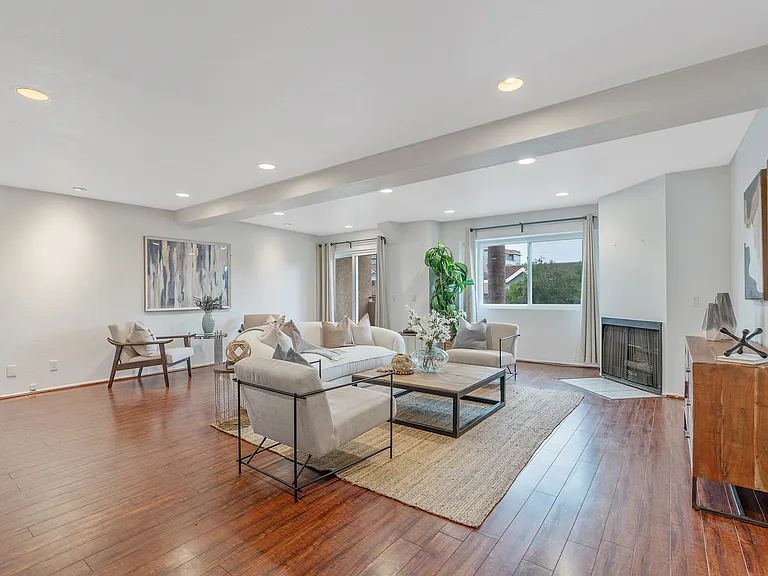 2310 N Fairview St #210 — Photo 27