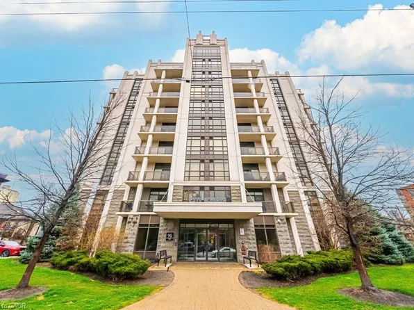 90 Charlton Ave W #502, Hamilton, ON L8P 0B4