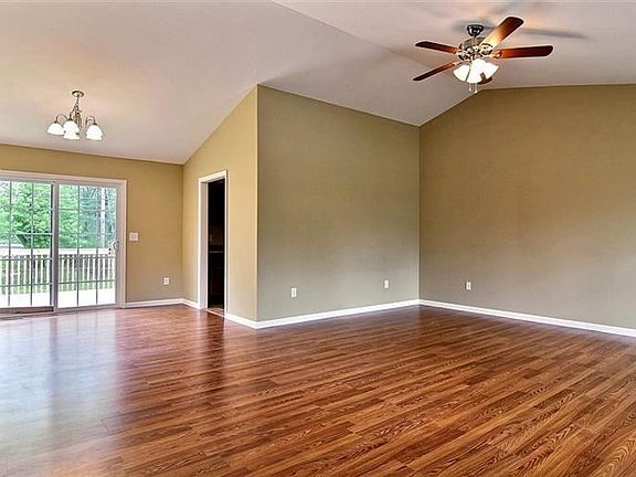 3rd image of 310 Walters Ave