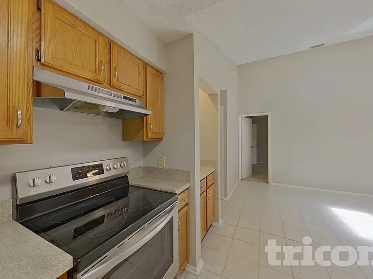 7943 Longshadow Ct — Photo 6