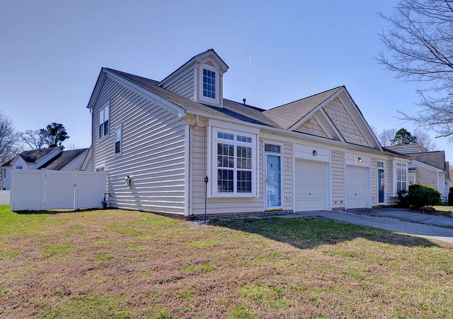 Spacious York County Duplex — Photo 4