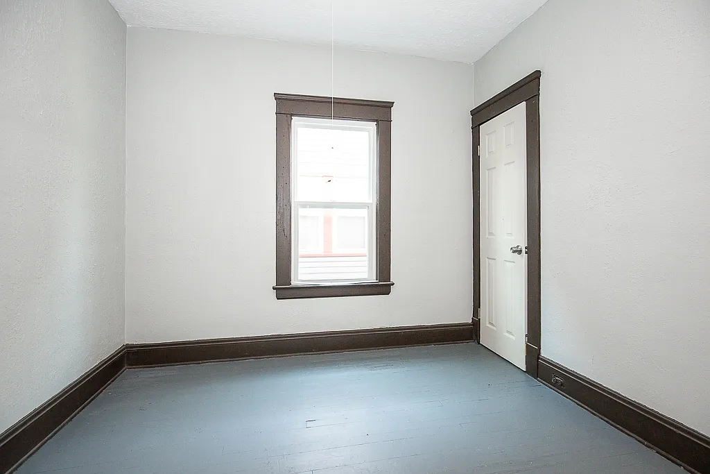 4 bed, $1,275 — Photo 4