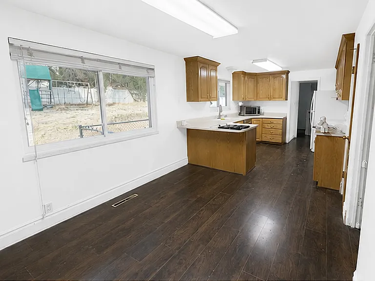 1134 N Cherry Ln — Photo 6
