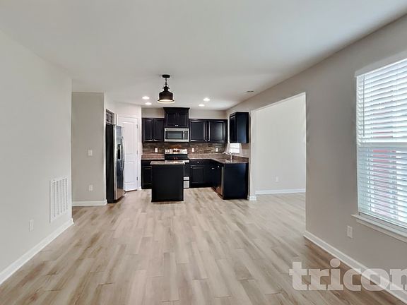 4th image of 2902 Cherry Point Ln