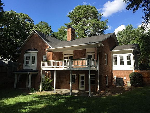 3rd image of 404 Jefferson Dr
