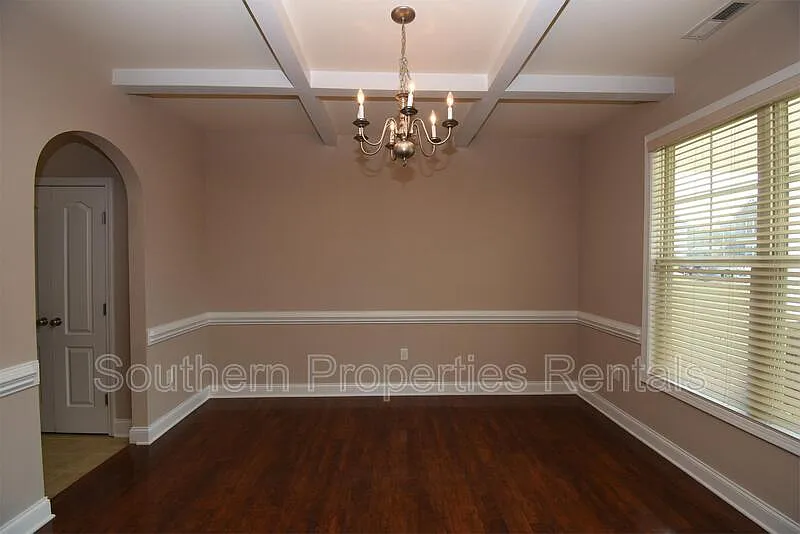 3 bed, 3.5 bath, 2950 sqft, $2,200 — Photo 4